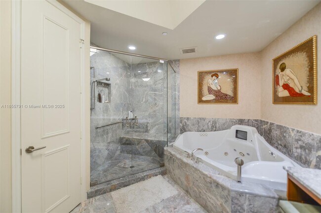 Building Photo - 16051 Collins Ave