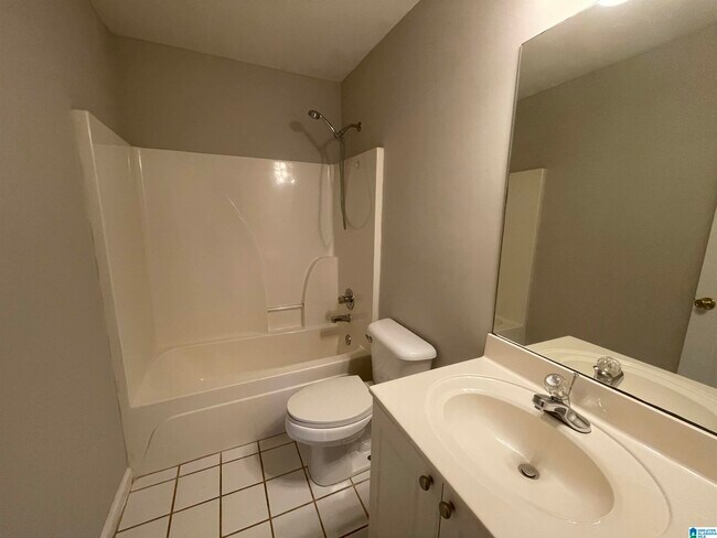 Building Photo - 4007 Cambridge Dr