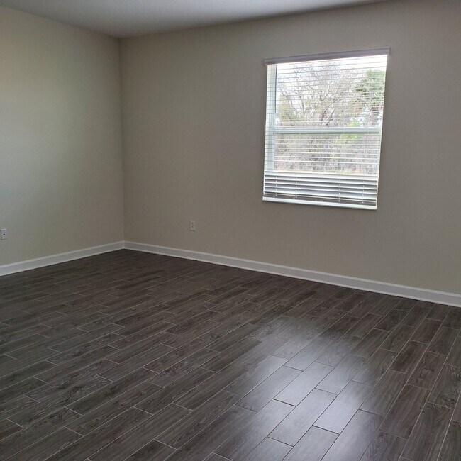 Building Photo - 4 Bedroom House in Soltera Springs