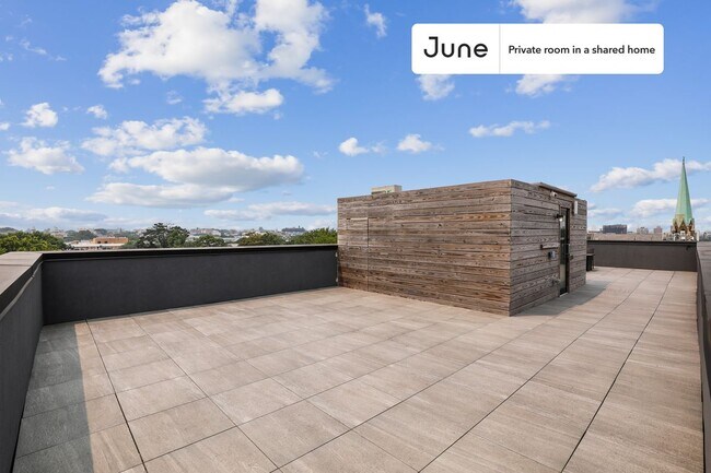 Building Photo - Private bedroom in 5 bed/3 bath Home