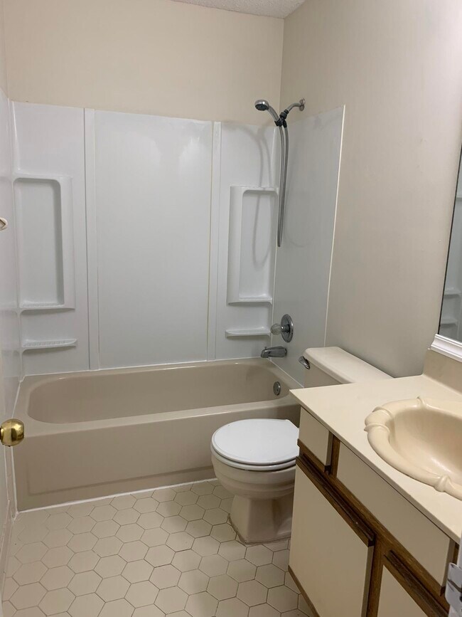 Building Photo - 1685 Oaken Bucket Dr