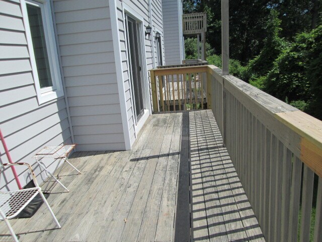 EXTERIOR DECK - 430 Thoreau St