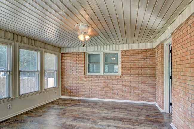 Building Photo - 1409 Delview Rd