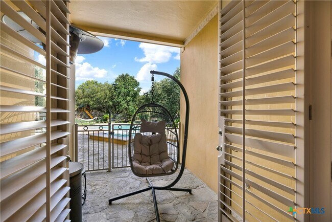 Building Photo - 9752 Trophy Oaks Dr