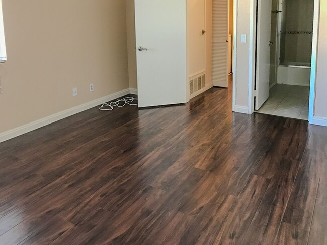Building Photo - Beautiful 2-Bedroom, 2-Bathroom Condo for ...