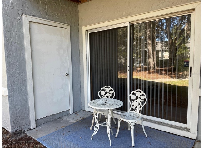 Building Photo - 2BD/ 2BA Furnished Apartment