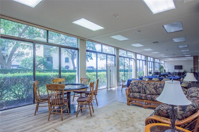 Building Photo - 660 Island Way