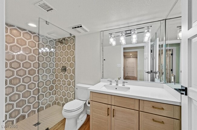 Building Photo - 3328 Plaza Del Paz