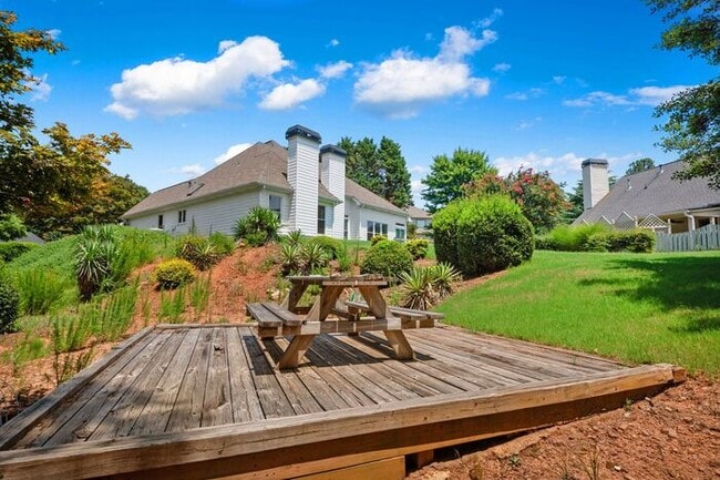 Building Photo - 1115 Burlington Ct