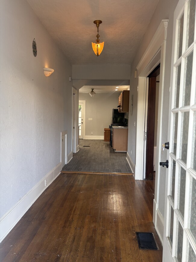 Building Photo - 347 Cottage Ave