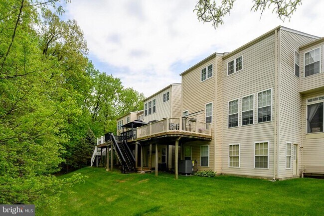 Building Photo - 9805 Redwing Dr