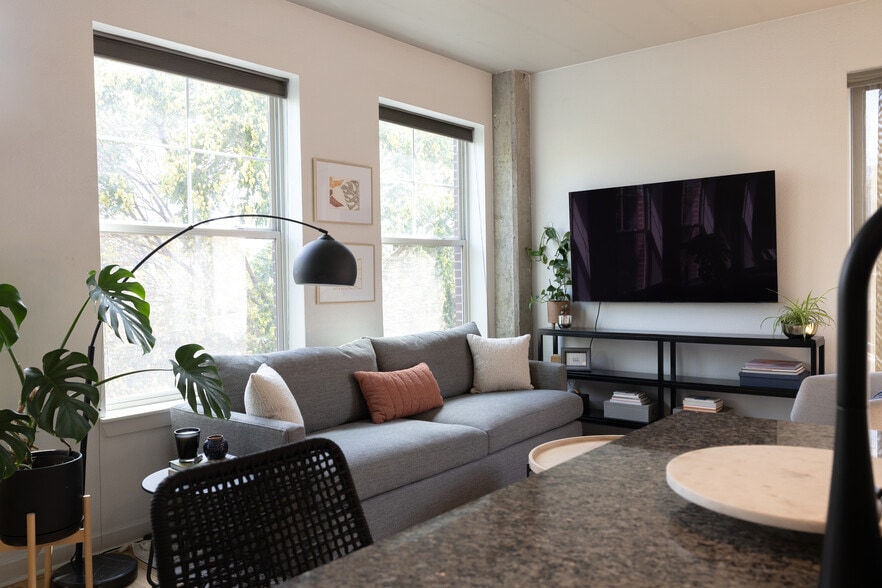 Conversation focused living spaces - 1441 Central St