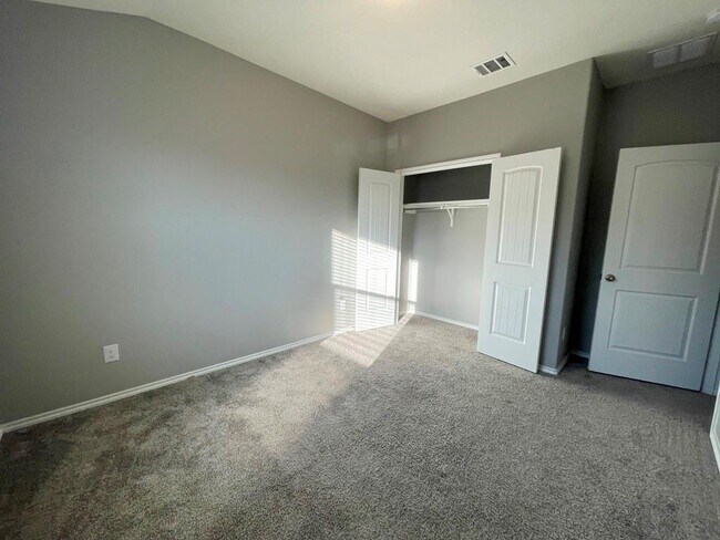 Building Photo - 16612 Brogan Ln