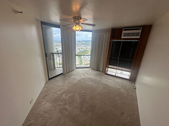 Building Photo - **PET FREINDLY** 2 BD / 1 BA Unit in Honolulu!