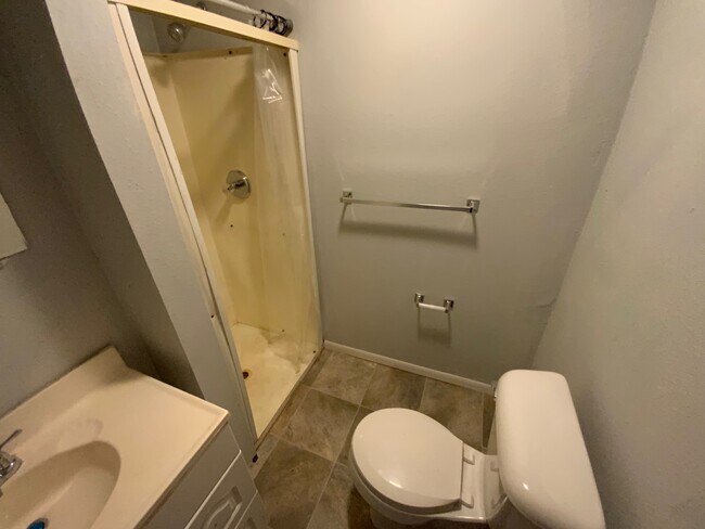 Building Photo - 903 Jewell St