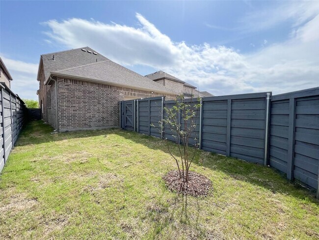 Building Photo - 1737 Elise Ln