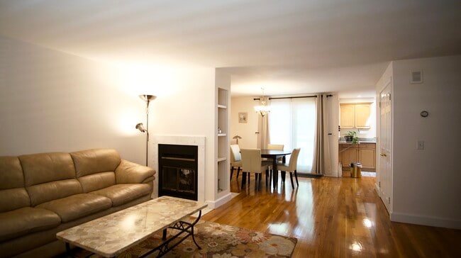 Building Photo - 148 Cypress St