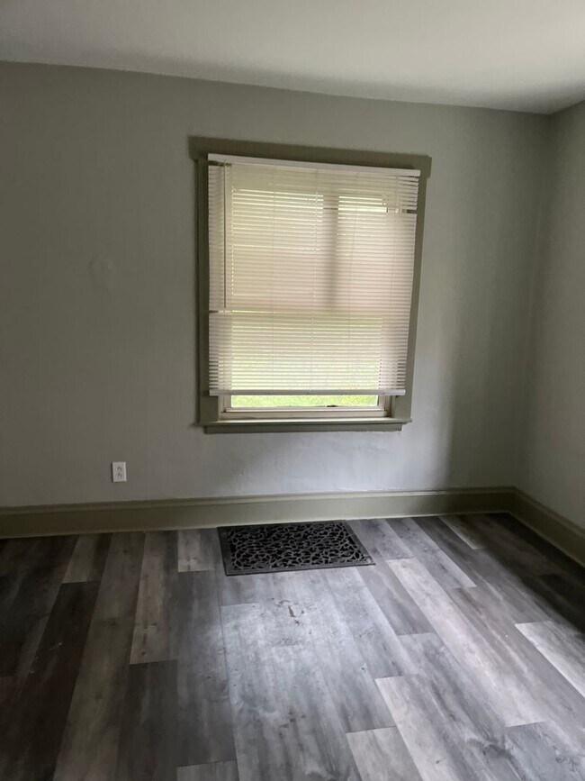 Building Photo - 1313 Manchester Rd