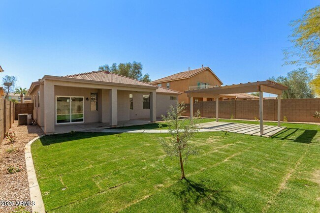 Building Photo - 9518 W Minnezona Ave