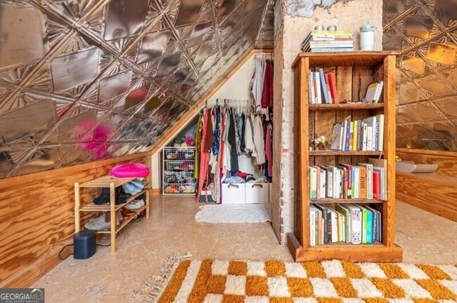 Building Photo - 154 Savannah St SE