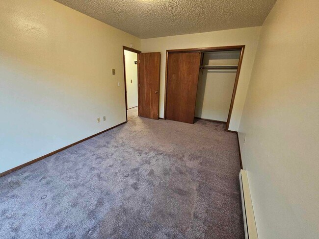 Building Photo - 509 22nd Ave W
