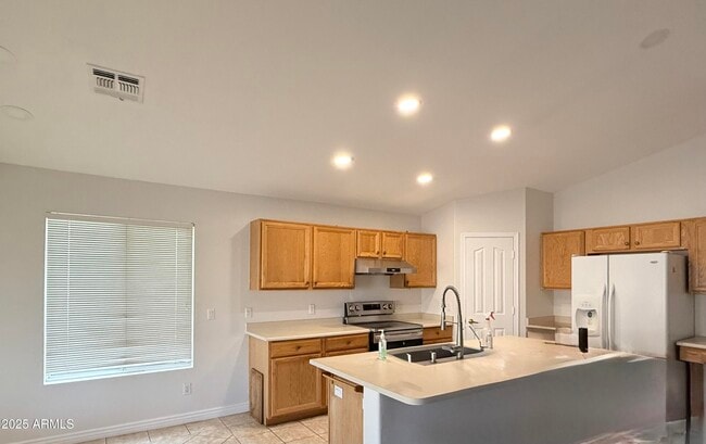 Building Photo - 4762 W Taro Dr