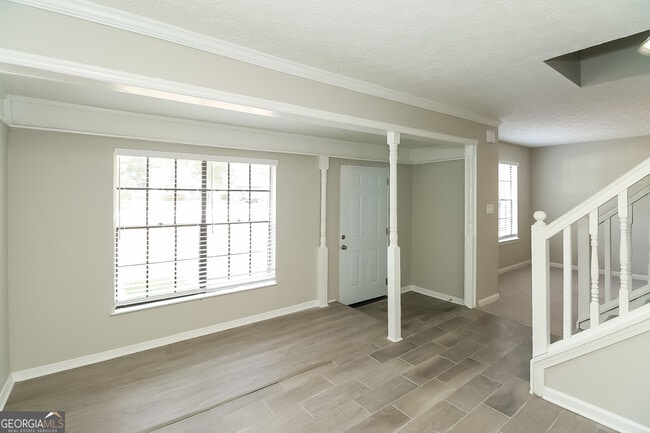 Building Photo - 8070 Linda Ct