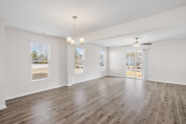 Building Photo - 3 Bd 2.5 Ba Townhome