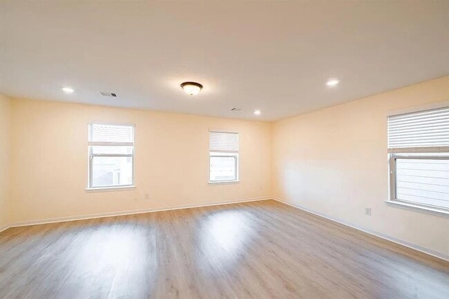 Building Photo - 1842 Commons Hill Ln