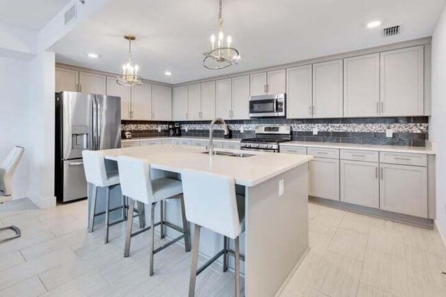 Building Photo - 858 Scallop Ct