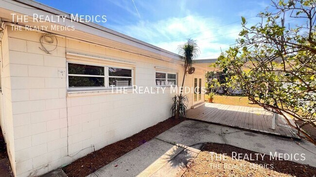 Building Photo - 1516 Dove Dr