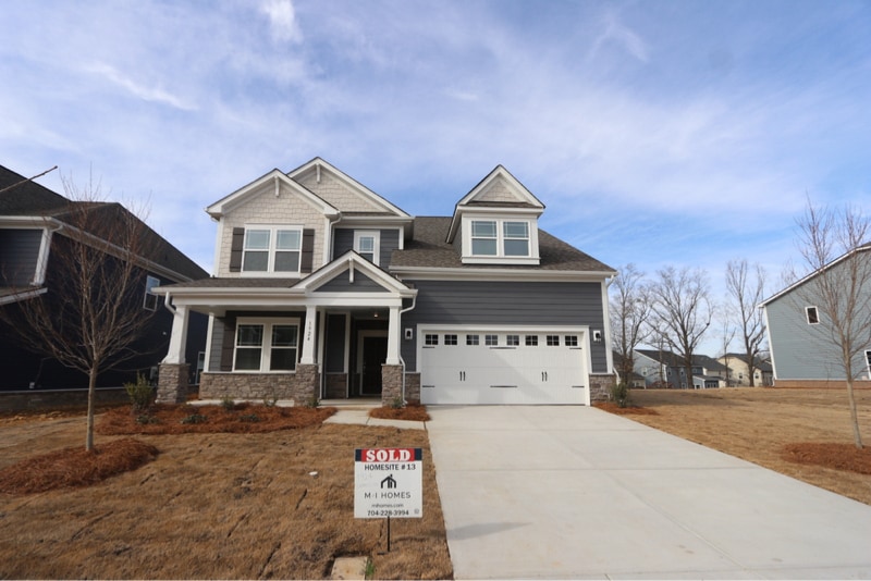 Building Photo - 1924 Carrollton Dr