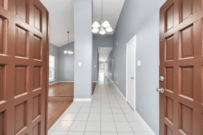 Building Photo - 10011 Berry Limb Dr