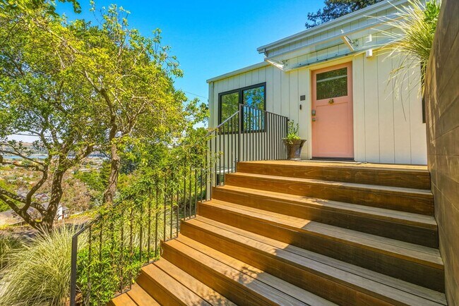Building Photo - Beautifully Remodeled 4BR + Office Mill Valley Home — Furnished, Private 3/4-Acre Setting, Walk t...