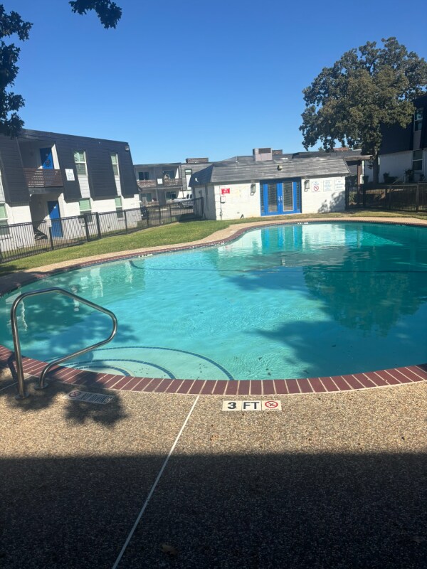 Building Photo - 531 Bedford Rd