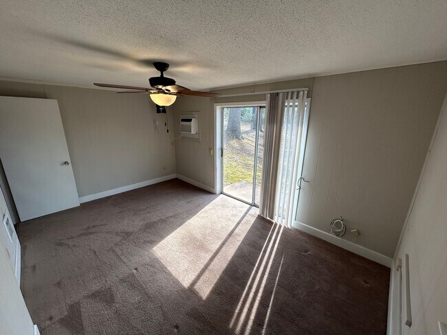 Building Photo - 306 Crawford Ct