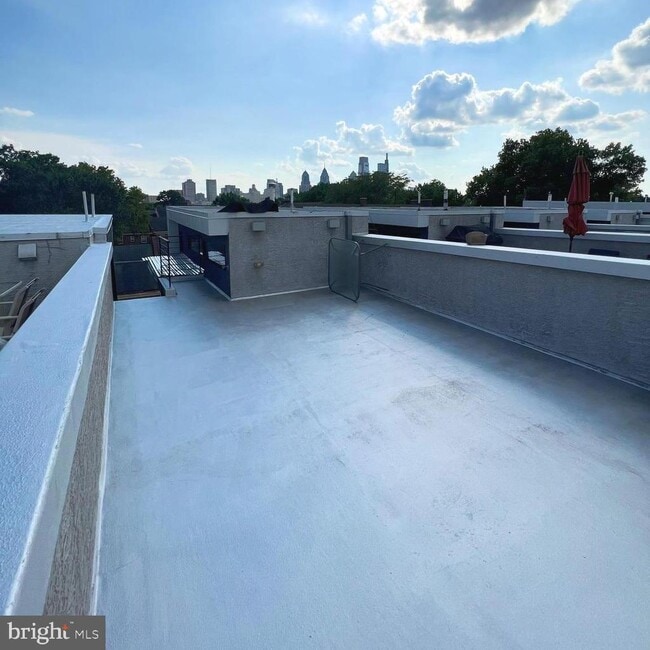 Building Photo - 705 Fairmount Ave