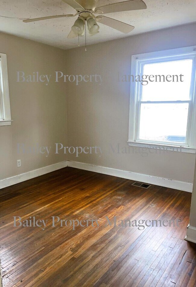 Building Photo - 4170 Hazelwood Ave