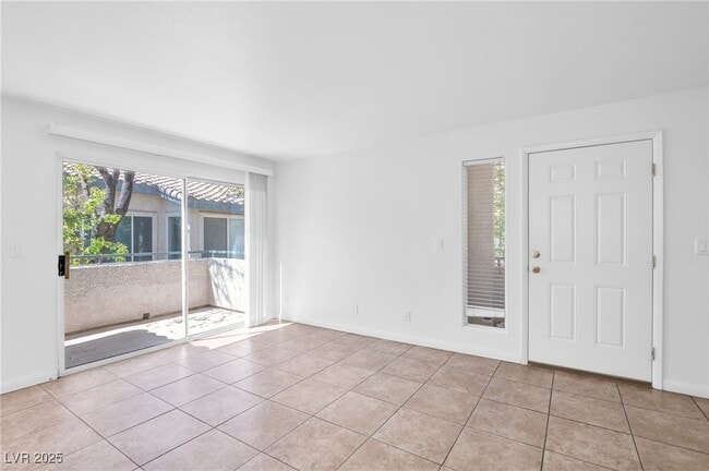 Building Photo - 3054 Tarpon Dr