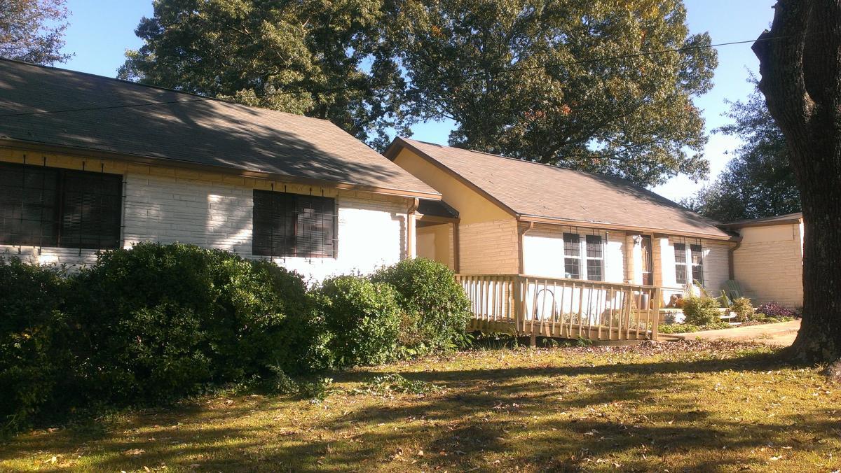 Building Photo - 2388 Young Street