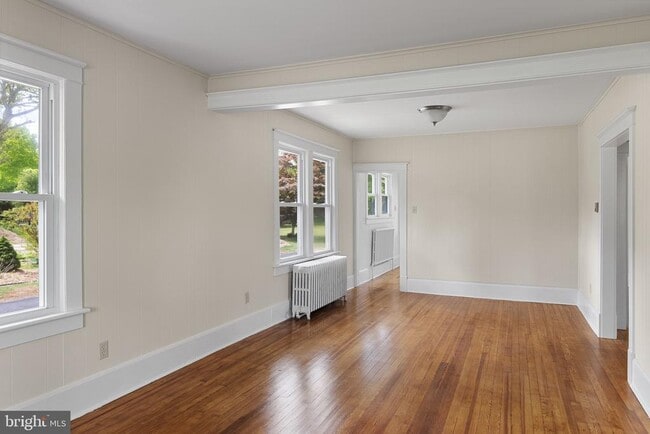 Building Photo - 1842 S Spring Rd