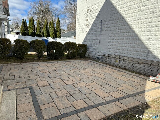 Building Photo - 20 Taylor St