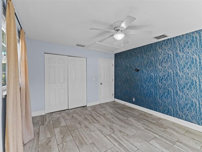 Building Photo - 2924 W Dewey St