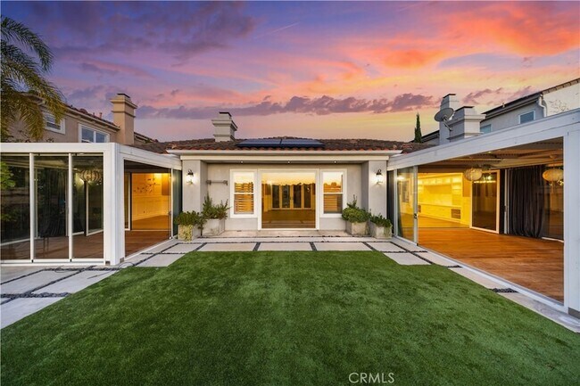 Building Photo - 58 Victoria