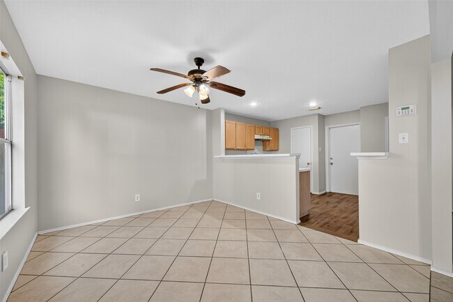 Building Photo - 16318 N Glade Dr