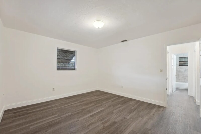 Building Photo - 6144 SW 30th St