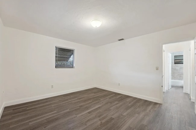 Building Photo - 6144 SW 30th St