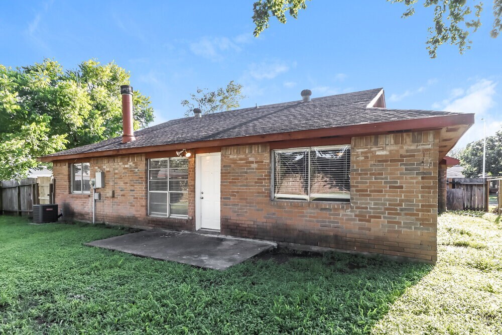 Building Photo - 10111 King Ranch Ln