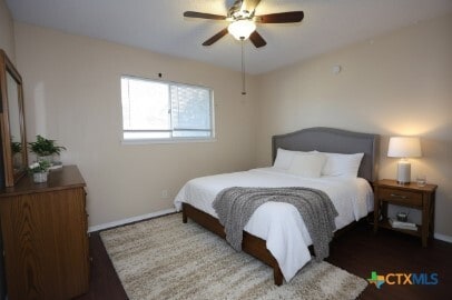 Building Photo - 1241 N LBJ Dr