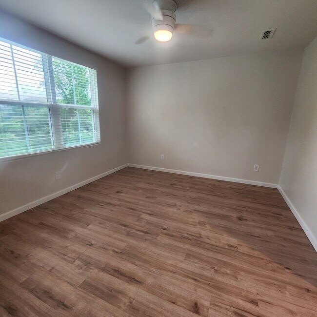 Building Photo - 525 Hampton Townes Dr